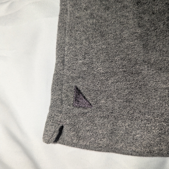 Untuckit Men's Medium Gray And Olive Sweatshirt With Bitton Neck And Pocket - Picture 2 of 7